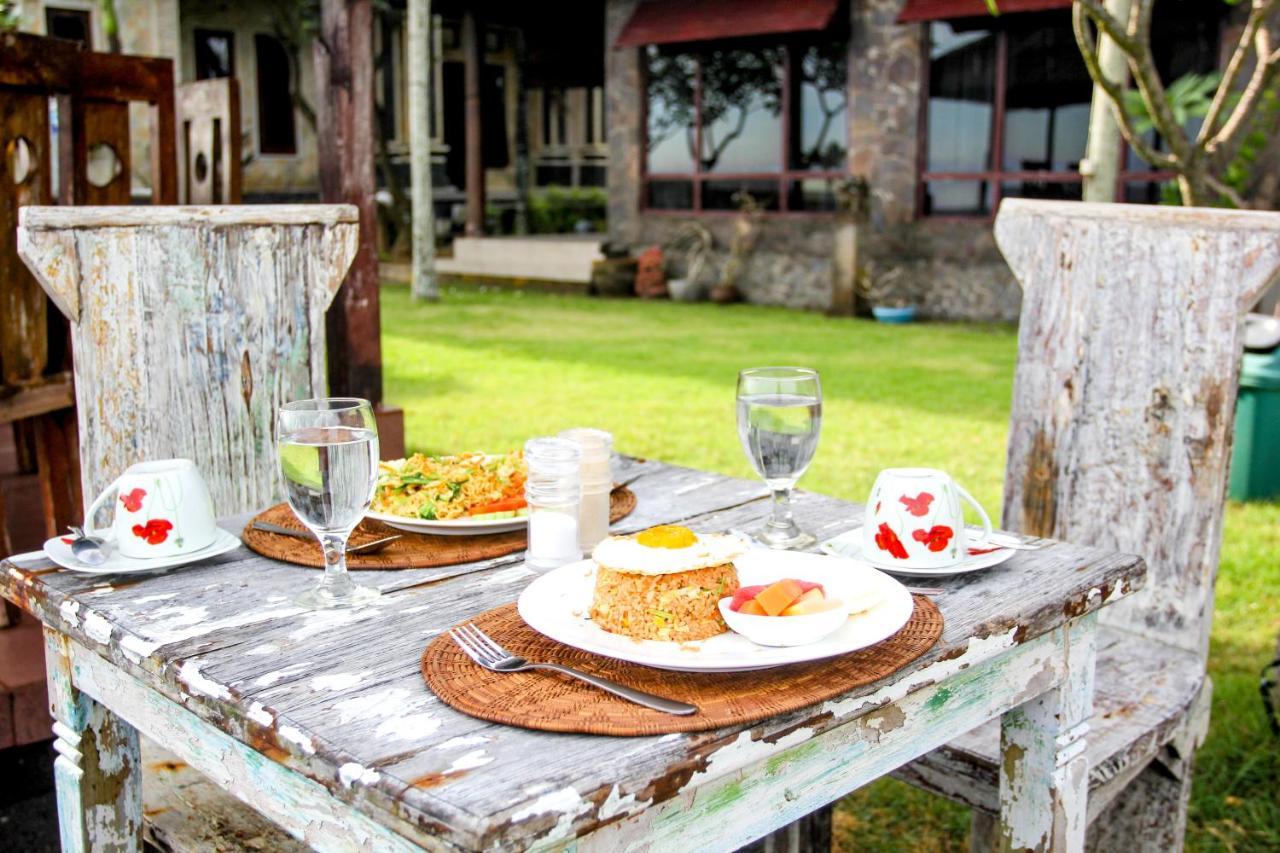 Temple Cafe & Cottages 캔디다사 외부 사진